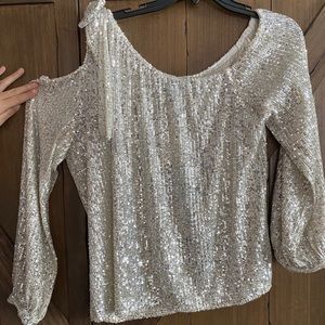 ✨🪩Sequin Peek Shoulder Top